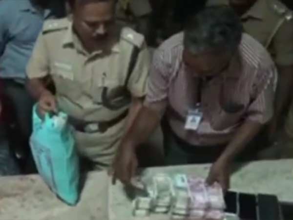 2 தொகுதிகள்