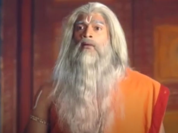 பொய் சொல்கிறாய்.