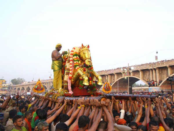 ஆண்டாள் மாலை சூடிய அழகர்