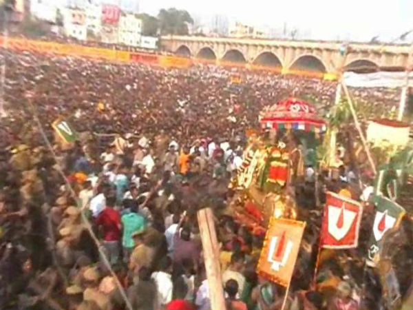 பக்தர்கள் வரவேற்பு