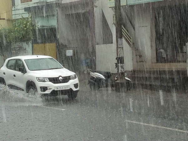 Storm winds and heavy rains in Tamil Nadu Storm winds and heavy rains in Tamil Nadu