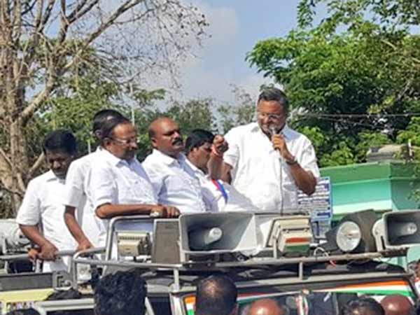 Do not pay the agricultural loan: says karti chidambaram Do not pay the agricultural loan: says karti chidambaram