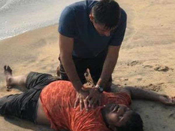 In Kerala, Naval officer rescues man from drowning In Kerala, Naval officer rescues man from drowning