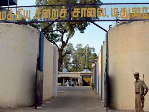 A terrible conflict between prisoners And Police in Madurai Central Jail A terrible conflict between prisoners And Police in Madurai Central Jail