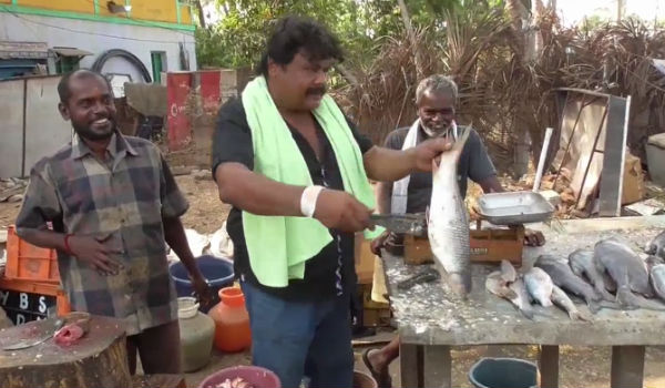 விலை பேசினார்