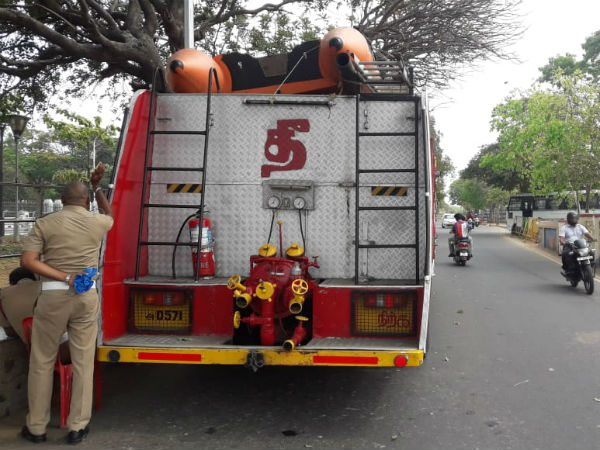 Cyclone Fani: Fire and rescue team on duty at Chennai Marina Cyclone Fani: Fire and rescue team on duty at Chennai Marina