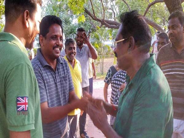 Markxist Communist candidate Venkatesan asks vote from Sellur Raju in Madurai Markxist Communist candidate Venkatesan asks vote from Sellur Raju in Madurai