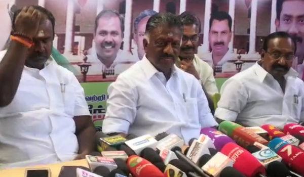 அமைச்சர் பதவி