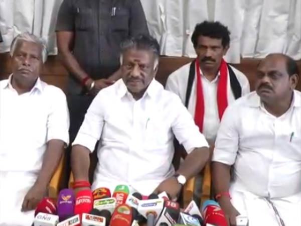 முட்டாள்த்தனம்