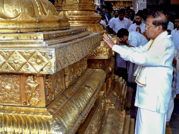 SriLankan President Sirisena visited Tirupati Perumal temple with his family SriLankan President Sirisena visited Tirupati Perumal temple with his family