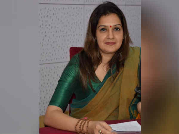 In a setback to Congress in Maharashtra, Priyanka Chaturvedi joining in Shiv Sena.. In a setback to Congress in Maharashtra, Priyanka Chaturvedi joining in Shiv Sena..