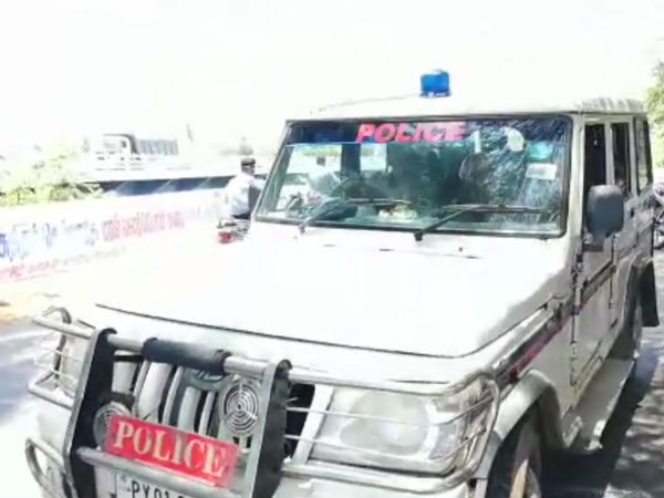 Rowdies hacked in Puducherry Rowdies hacked in Puducherry