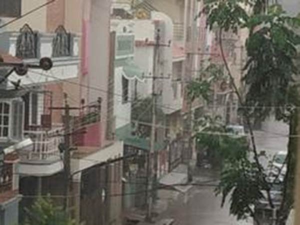 Cyclone Fani impact: Rain lashes Bangalore since evening Cyclone Fani impact: Rain lashes Bangalore since evening