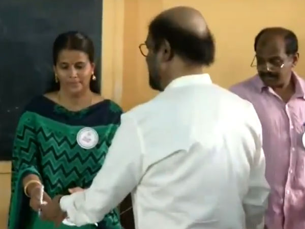 உட்காருங்கள்