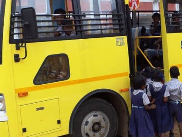 tuticorin school van drivers saves 21 students after heart attack died tuticorin school van drivers saves 21 students after heart attack died