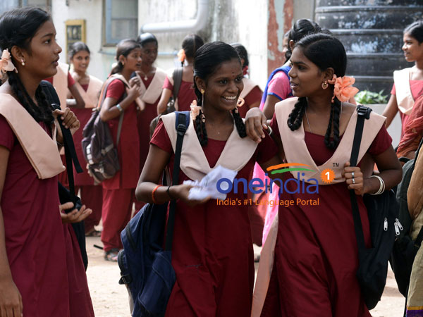 214 மேல்நிலைபள்ளிகள்