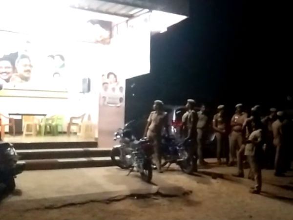 Firing in Andippatti, Deny permission to Police enter into ammk office Firing in Andippatti, Deny permission to Police enter into ammk office