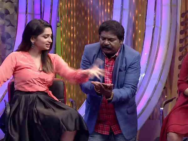 Natchathira shares her comment on Love Natchathira shares her comment on Love