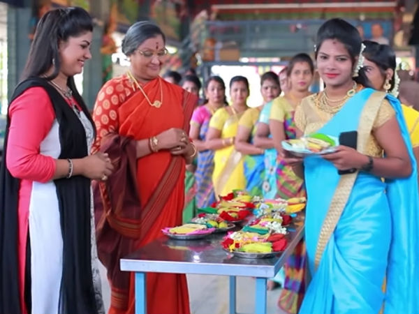 நடந்து கோயிலில்