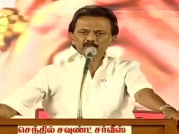 அதிமுக ஏமாற்றுகிறது
