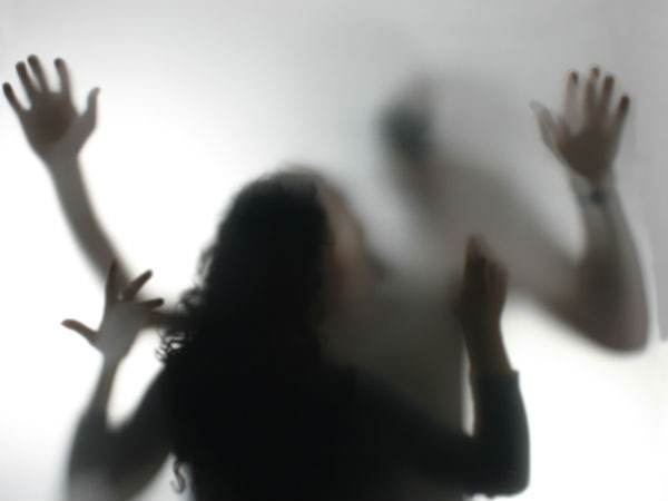 பொள்ளாச்சி பாணியில்