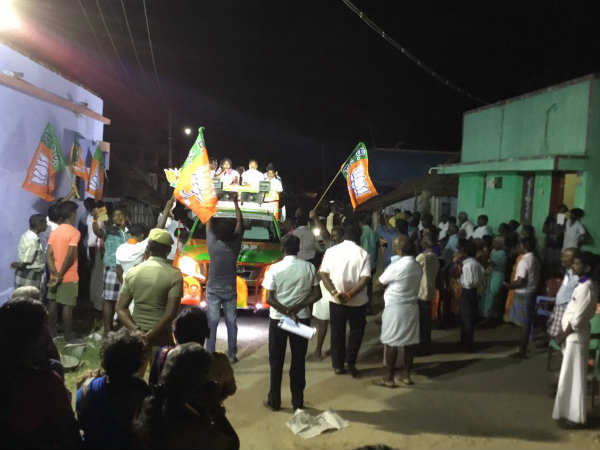 தாமரைகள்