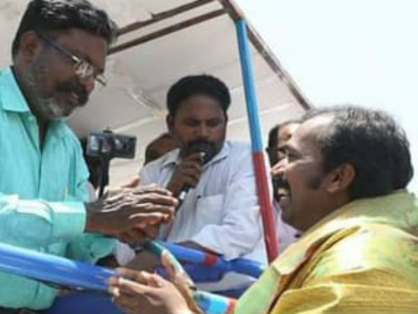 சால்வை போர்த்தினார்