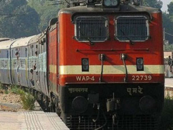 Freight train stopped in mid way Reason To Duty Over Near Nagai Freight train stopped in mid way Reason To Duty Over Near Nagai