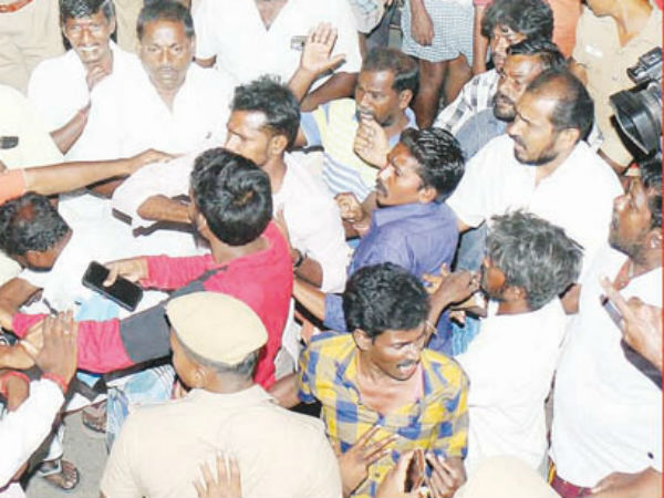 போலீஸ் பாதுகாப்பு