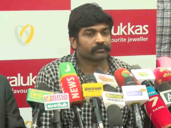 whoever is mentally matured to serve the people can enter into politcs, vijay sethupathi whoever is mentally matured to serve the people can enter into politcs, vijay sethupathi