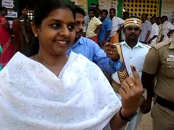 Asusual turnout slowdown voting in Chennai Asusual turnout slowdown voting in Chennai