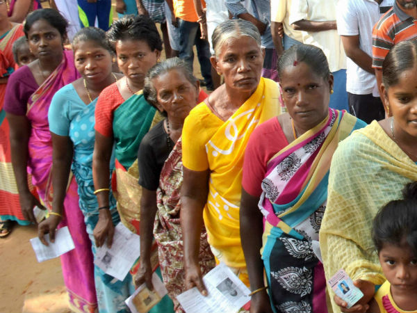 so many people entered chennai mkb nagar poll booth for noth chennai lok sabha polls so many people entered chennai mkb nagar poll booth for noth chennai lok sabha polls