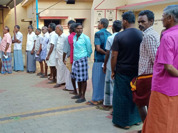Brisk polling booths in tamilnadu .. with the invading peoples interest Brisk polling booths in tamilnadu .. with the invading peoples interest