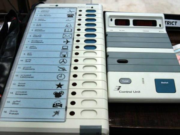 Congress and AAP complaints EVMs are not working in Delhi Congress and AAP complaints EVMs are not working in Delhi