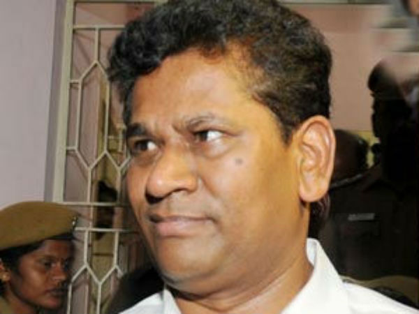 அதிகாரிகள்