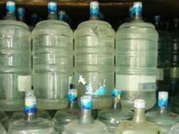 5,000 குடிநீர் கேன்கள்