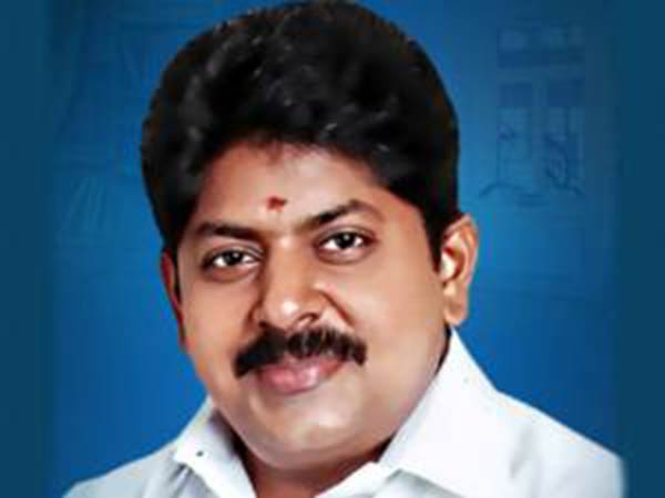 அமைச்சர் மணிகண்டன்