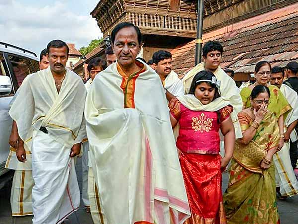 Third front: Chandrashekar Rao to meet DMK chief M.K.Stalin on May 13 Third front: Chandrashekar Rao to meet DMK chief M.K.Stalin on May 13