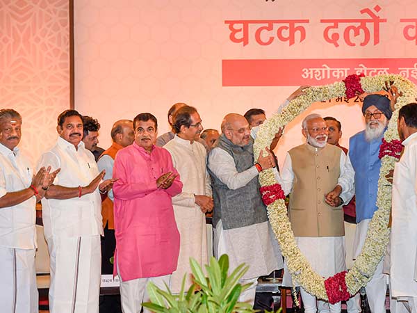 Edappadi palanisamy and other NDA leaders will participate in Amit Shah dinner Edappadi palanisamy and other NDA leaders will participate in Amit Shah dinner