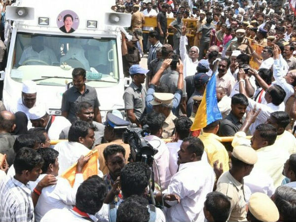 அமைச்சர்கள்