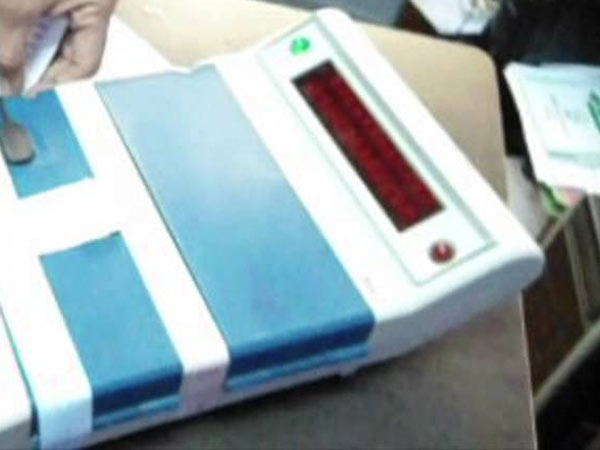 வாக்குப்பதிவு எந்திரம்