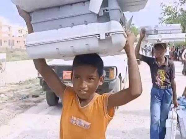 EVMs transported by children: Tejashwi Yadav EVMs transported by children: Tejashwi Yadav