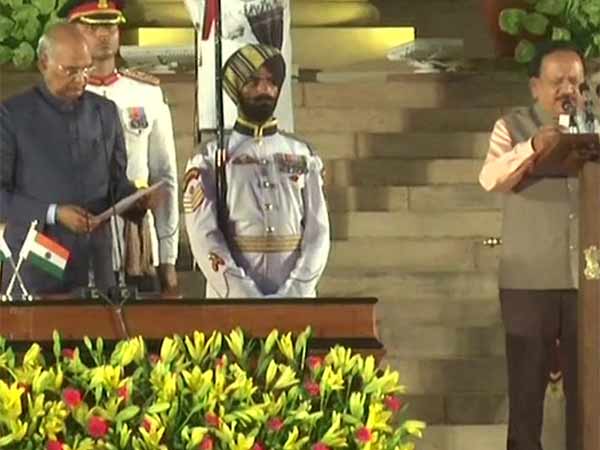 Dr. Harsh Vardhan, Prakash Javadekar and Piyush Goyal take oath as Union Ministers. Dr. Harsh Vardhan, Prakash Javadekar and Piyush Goyal take oath as Union Ministers.