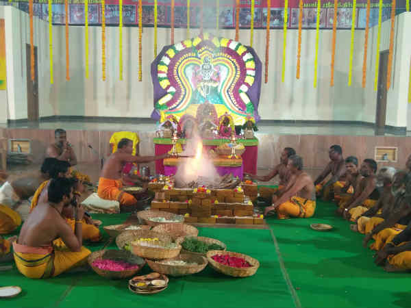நந்திக்கு மகா அபிஷேகம்