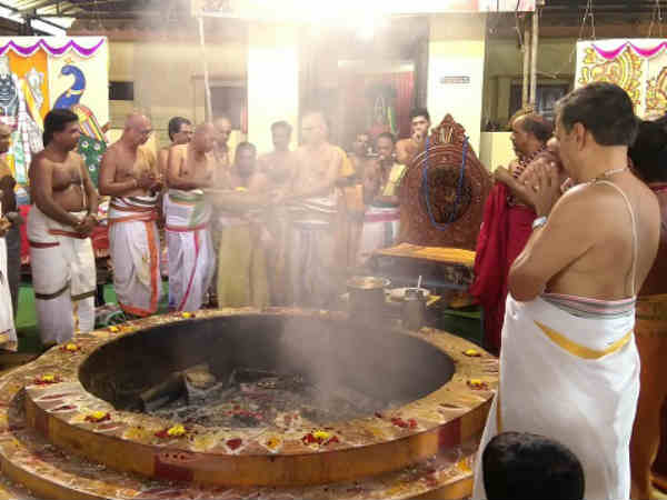 நந்தனாருக்காக விலகிய நந்தி