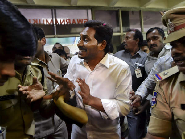 பந்தல் சேதம்