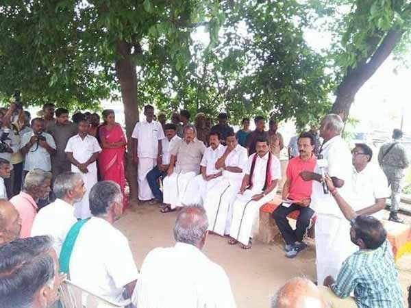 Karur congress expresses unhappy over the treatment of jothimani Karur congress expresses unhappy over the treatment of jothimani