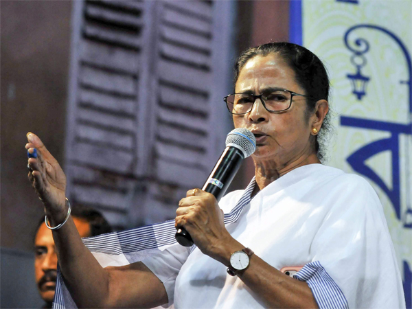 மூத்த அதிகாரிகள்