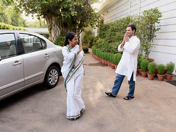 Chandrashekar Rao impact: Mamata Banerjee and Rahul Gandhi are become friends Chandrashekar Rao impact: Mamata Banerjee and Rahul Gandhi are become friends