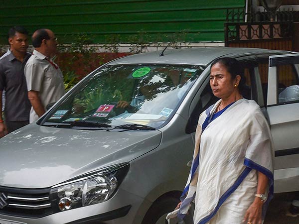 CM Mamata cancels all her campaigns today as Fani Cyclone Storm heading towards WB CM Mamata cancels all her campaigns today as Fani Cyclone Storm heading towards WB